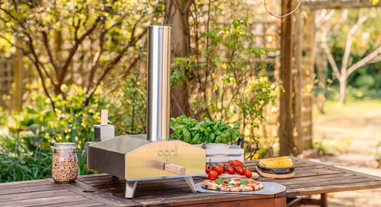 Ooni 3 on a table outdoor